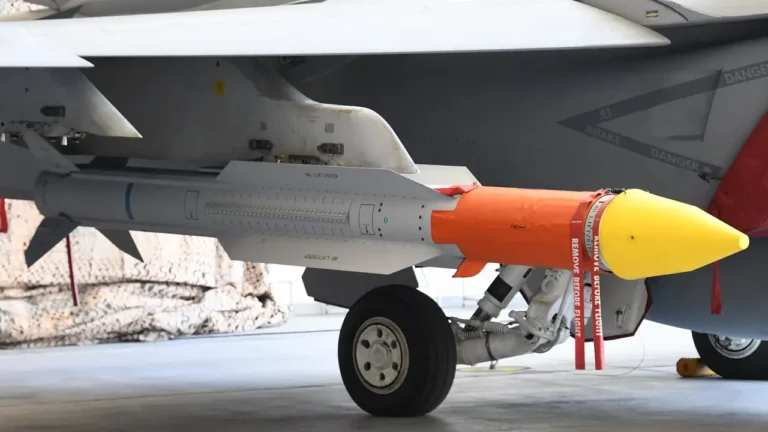 Американская ракета «воздух-воздух» AIM-174B Gunslinger с дальностью стрельбы порядка 240 километров