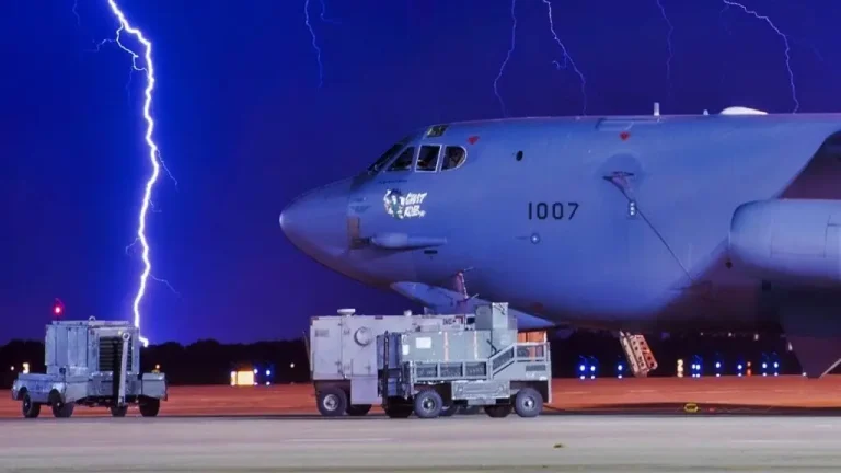 Бомбардировщик B-52J ВВС США