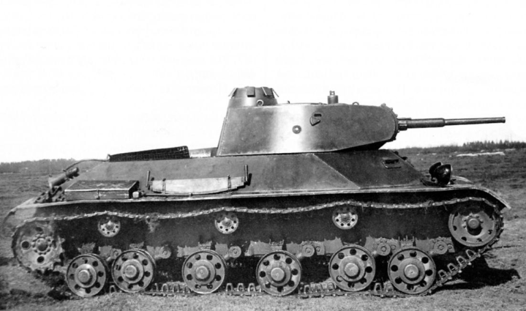 Опытный Т-50 во время испытаний в 1941 году