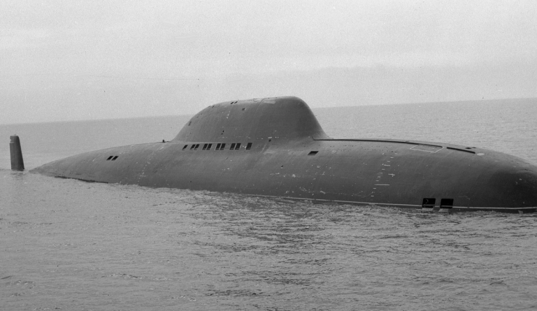 Одна из 705-х в море. Даже спустя 50 с лишним лет после появления «Лиры» смотрятся футуристично