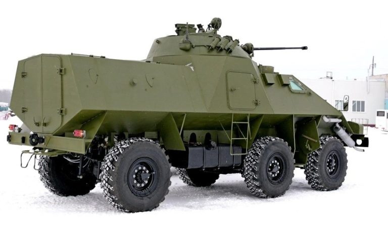 Этот ракурс хорошо демонстрирует V-образное днище корпуса машины