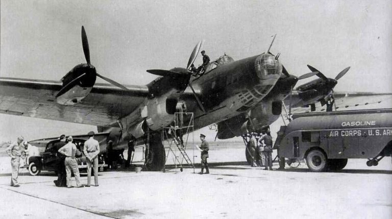 Пе–8, доставивший в Вашингтон советскую делегацию в 1942
